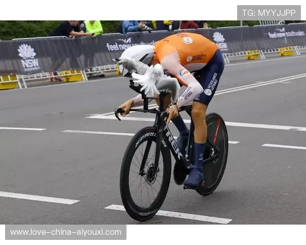 自行车赛故障后逆天追上主集团 自行车赛故障后逆天追上主集团