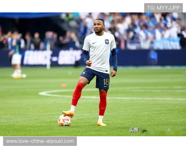 切尔西恩昆库头顶脚踢多次冲击后破门，展现超级球员的无敌姿态