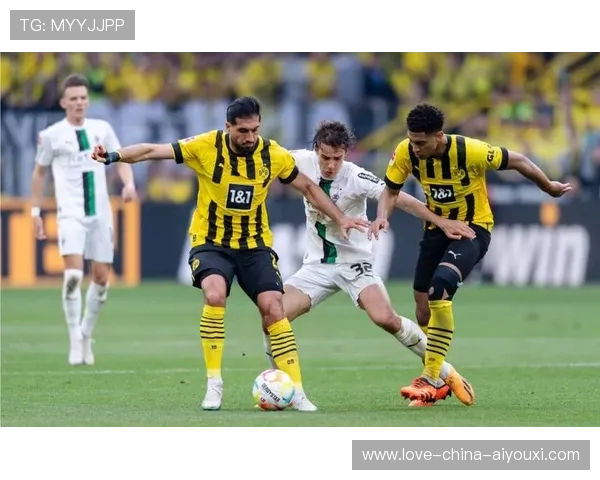 德甲多特迅速换位,前锋完成致命一击