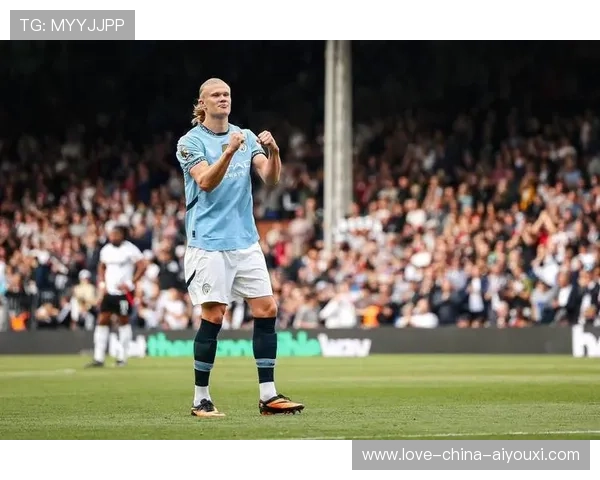 曼城长传反击速度惊人,哈兰德点球稳稳罚中