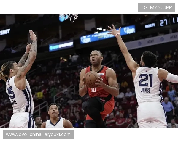 小波特中路急停跳投稳稳入网,篮网保持优势 小波特中路急停跳投稳稳入网,篮网保持优势