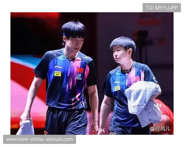 两人打到裁判都喘不过气