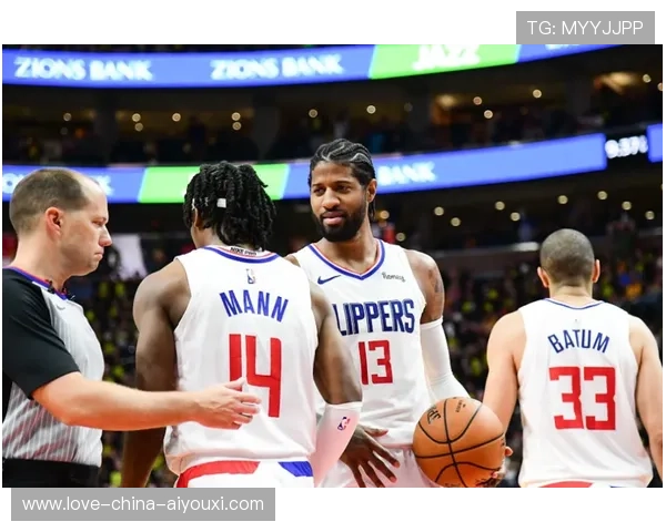 NBA后卫转身急停跳投：终结比赛的完美瞬间