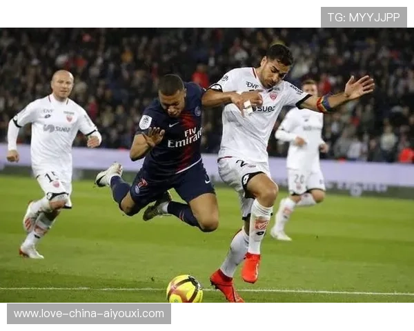 法甲南特抢断质量极高,反击连续打出声势 法甲南特抢断质量极高,反击连续打出声势